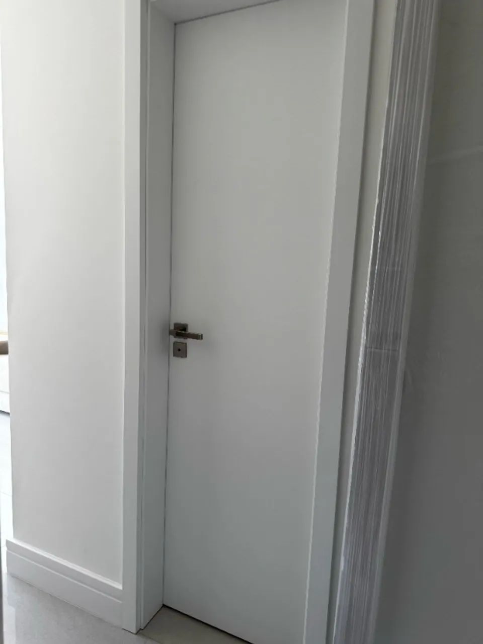 Porta branca interna - NOVA, nunca usada! - Foto 4