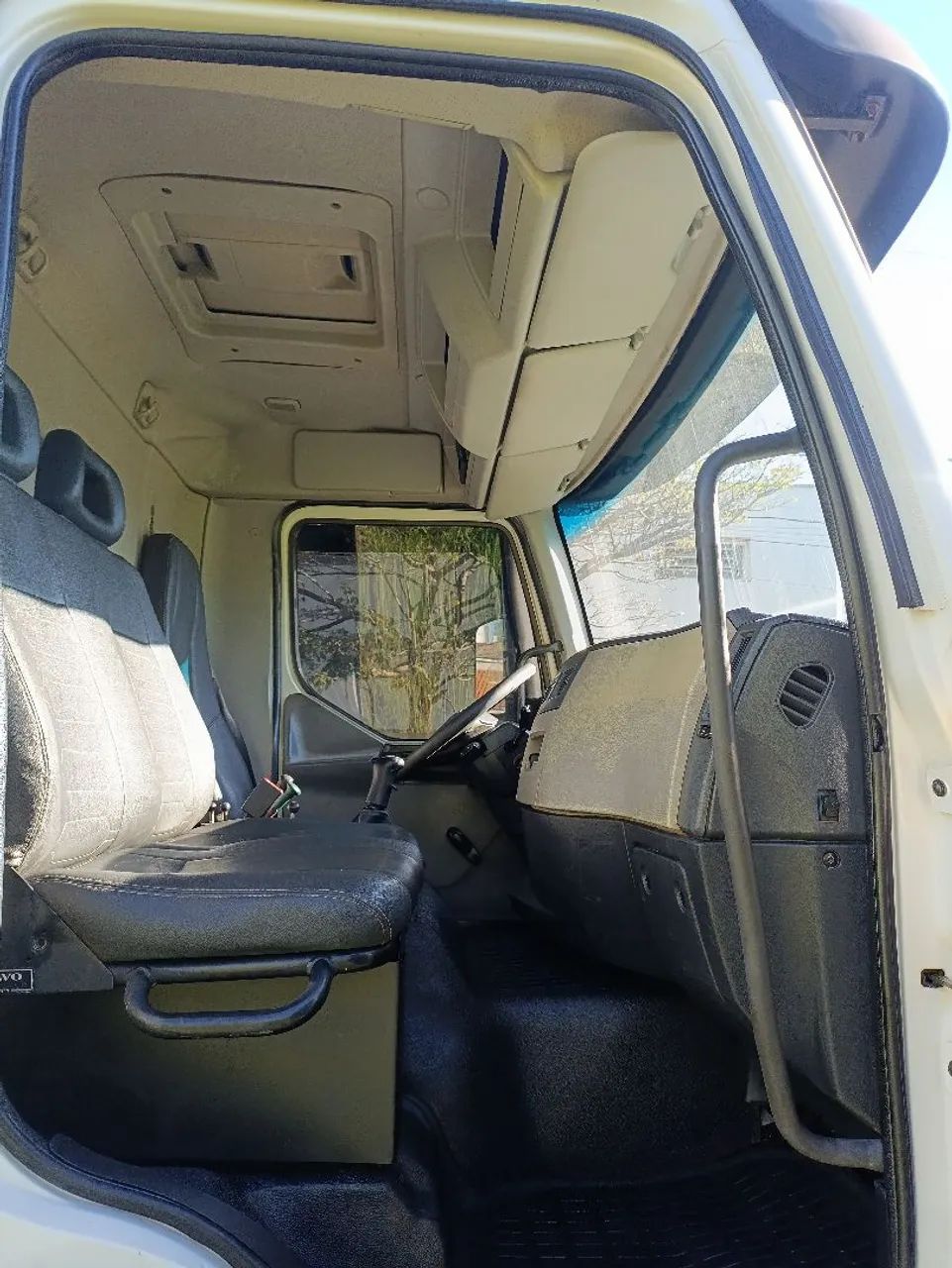 Volvo VM 330 6x4 2013 Rollon  - Foto 5