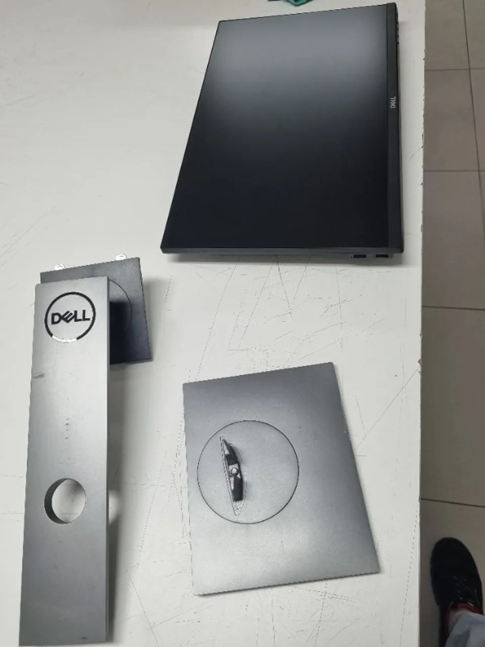 Monitor Dell 22 polegadas + base ajustável64396504152322120