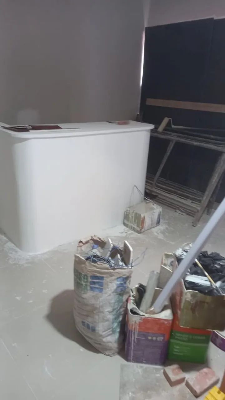 Gesseiro e decorado e piso laminado... gesso liso , forró de Draywll e PVC 