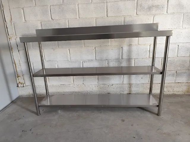 Bancada 1,80m - Tampo liso, 2 prateleira