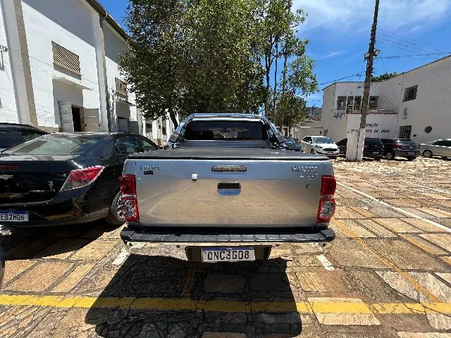 Toyota Hilux CD SRV D4-d 4X4 3.0 TDI Diesel AUT 2015 - Foto 8