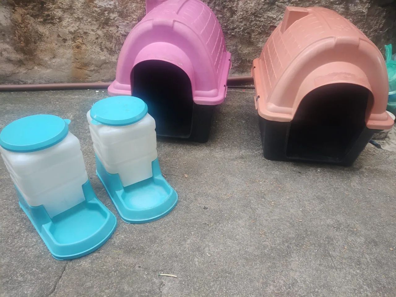 Casinha e bebedouro/comedouro 