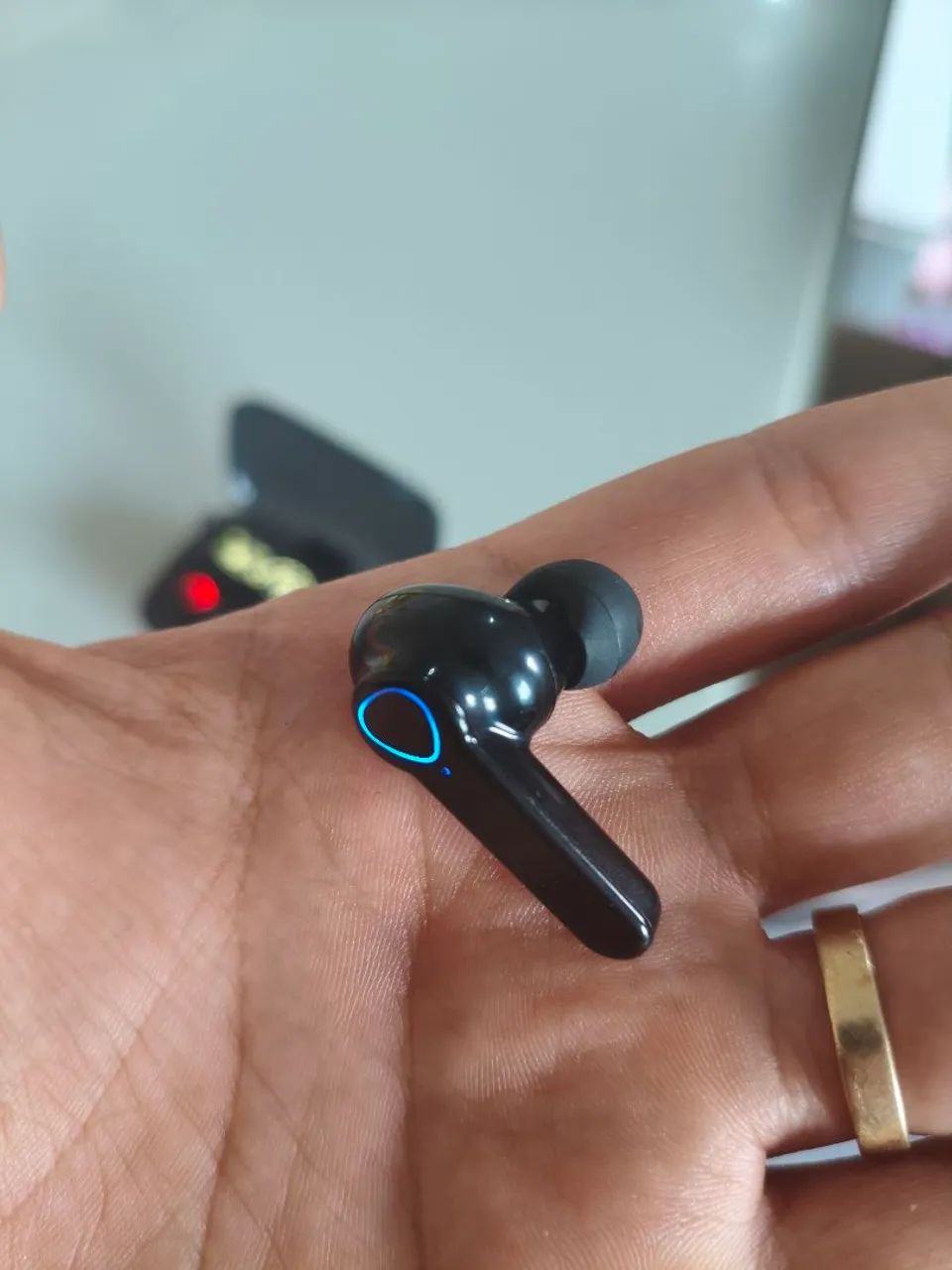 Fone de Ouvido Bluetooth UTIEER com Estojo Display Digital - Novo - Foto 2