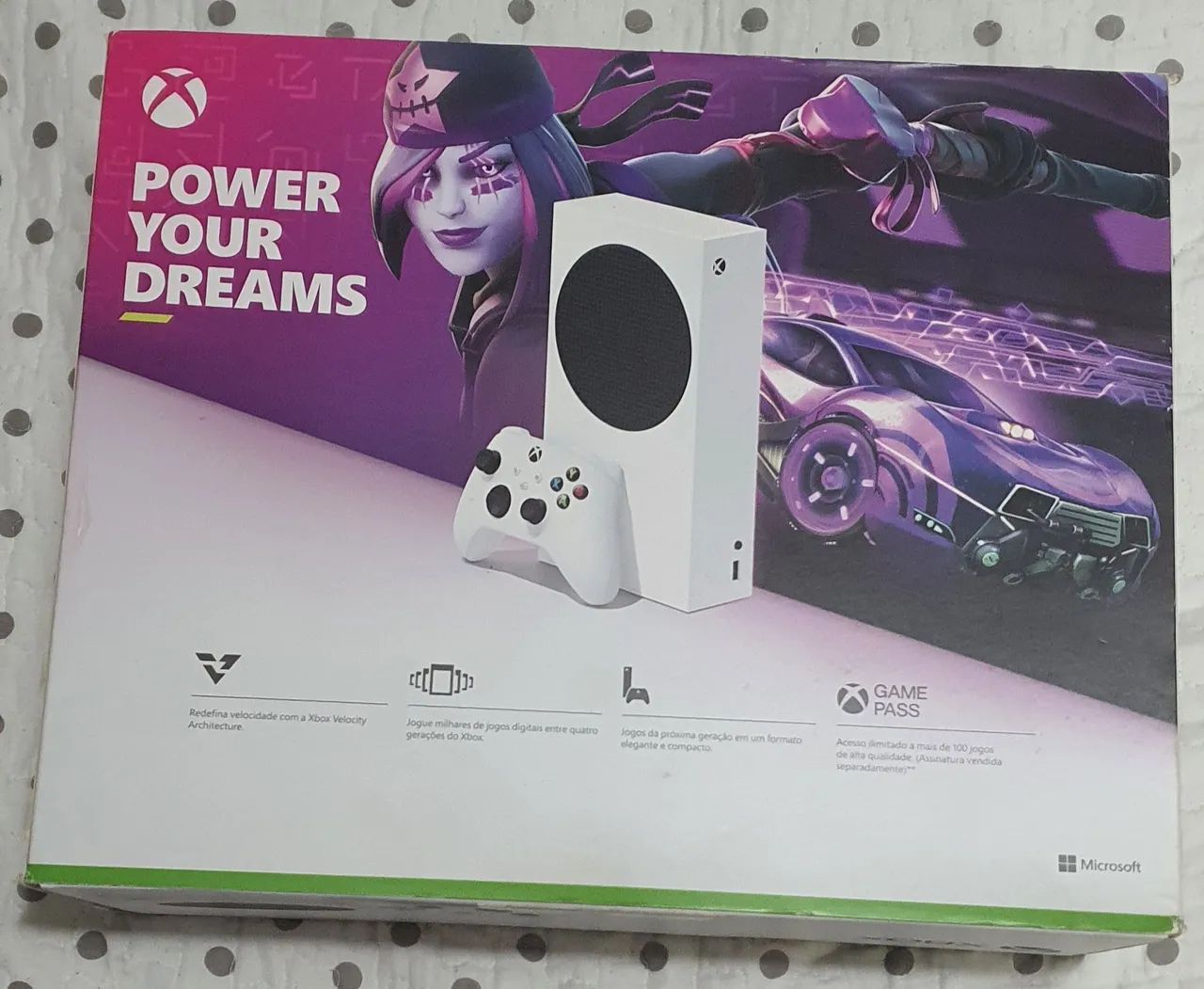 Vendo console super conservado XBOX SERIES S + 2 CONTROLES+ 2 EXAUSTORES+CAIXA ORIGINAL. 