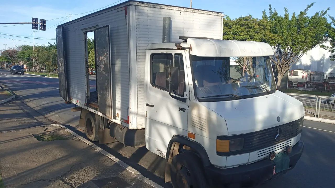 Mercedes-Benz ** Modelo 710 - Foto 4