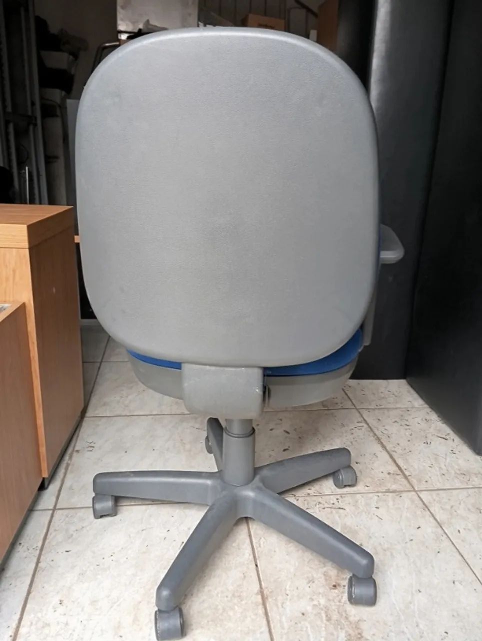 Torro cadeira escritório semi nova ótima qualidade por 150 reais vista Wats * - Foto 3