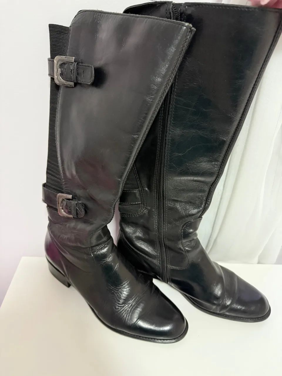 Botas de couro preta em ótimo estado - Foto 4