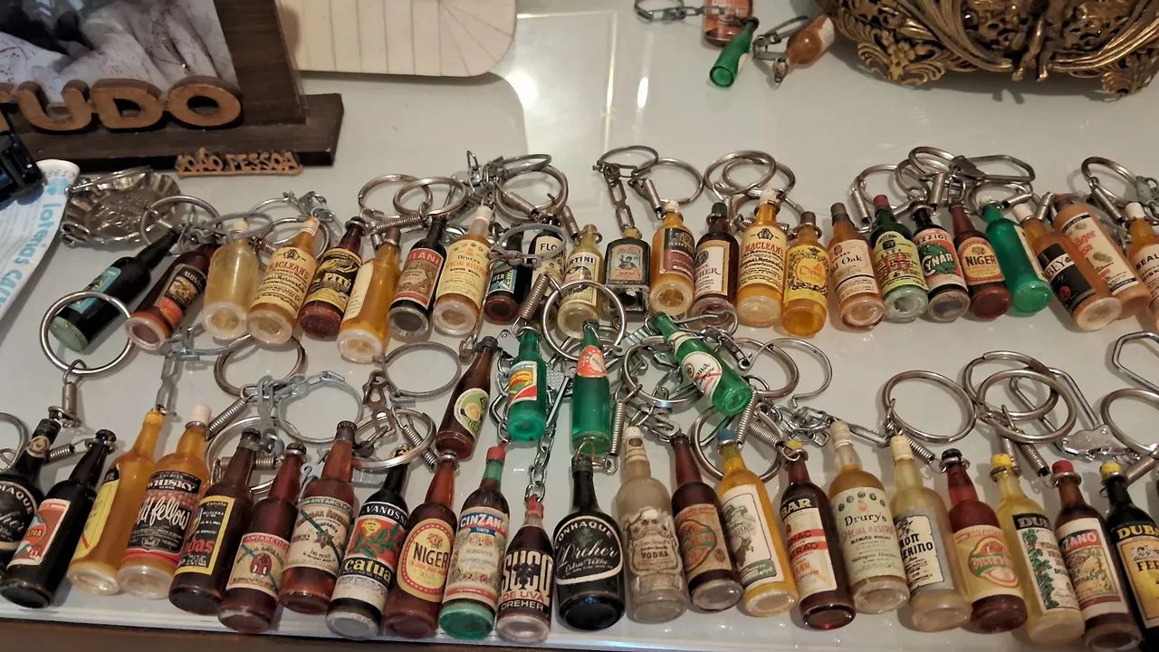 Coleção de Antigas Garrafinhas 92 unidades  - Foto 6