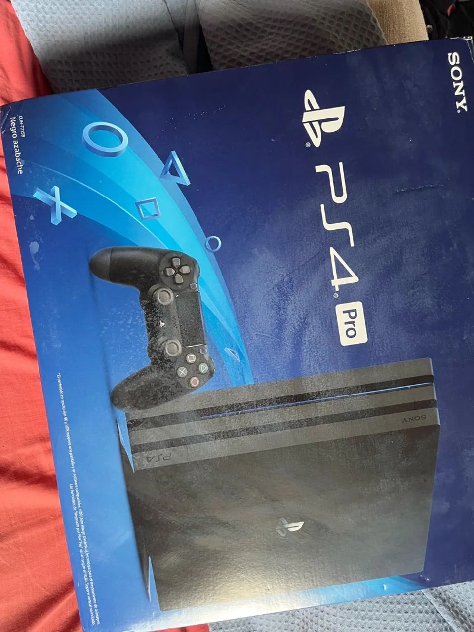 PS4 Pro - com 2 controles e talvez 3 jogos. - Foto 2