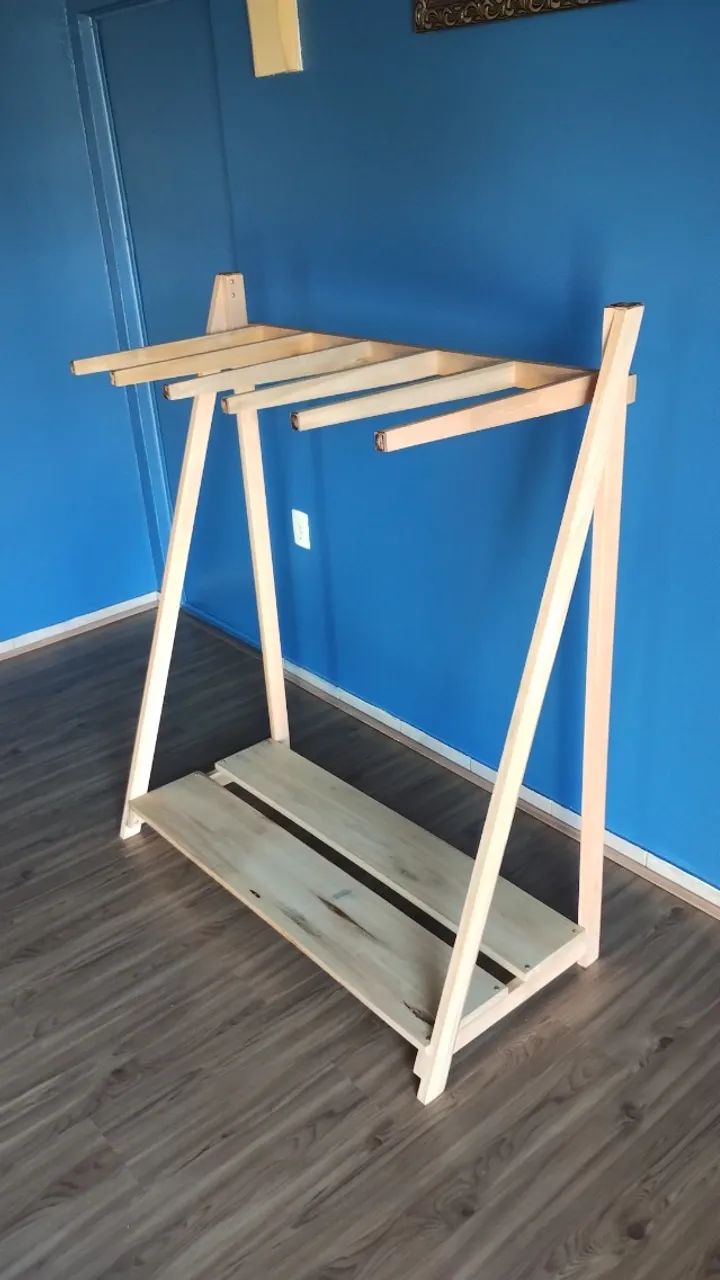 Suporte rack vertical para pranchas de surfe 400 reais - Foto 2