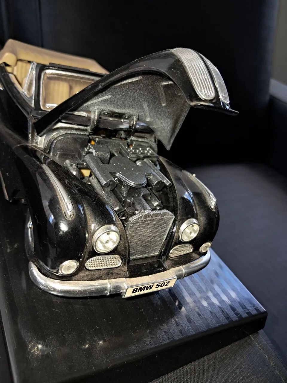 BMW 502 1955 - Escala 1/18 - Maisto - Hobbies e coleções