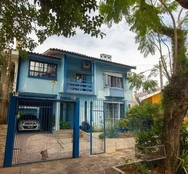 Libertas Imobiliária aluga!Ótima casa / sobrado no Jardim Itú, com 2 pavimentos, de 4 dorm