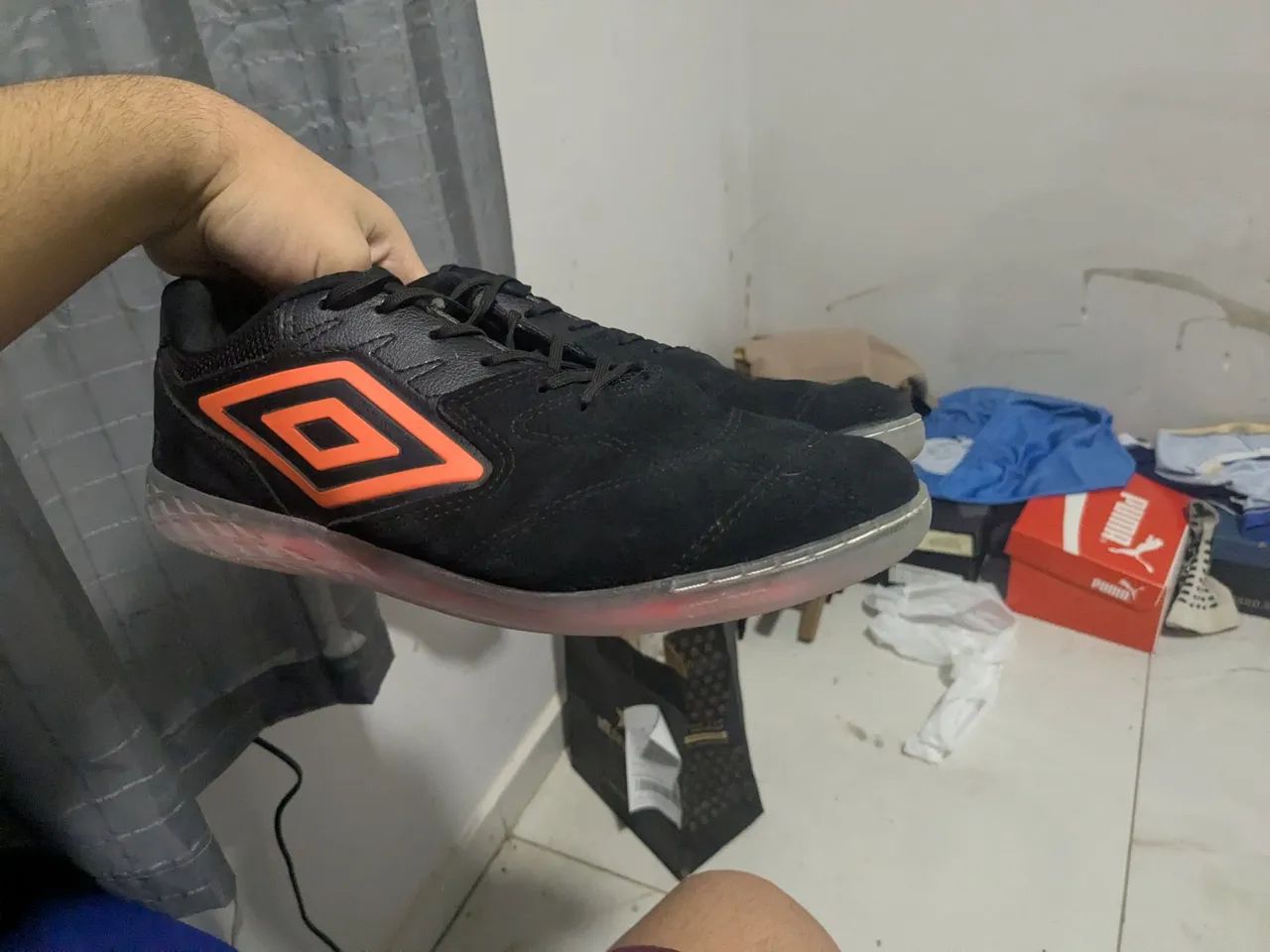 Chuteiras de Futebol Umbro - Tamanho 42 - Foto 3
