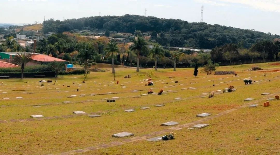 Jazigo no Cemitério Bosque da Paz - Salvador-BA