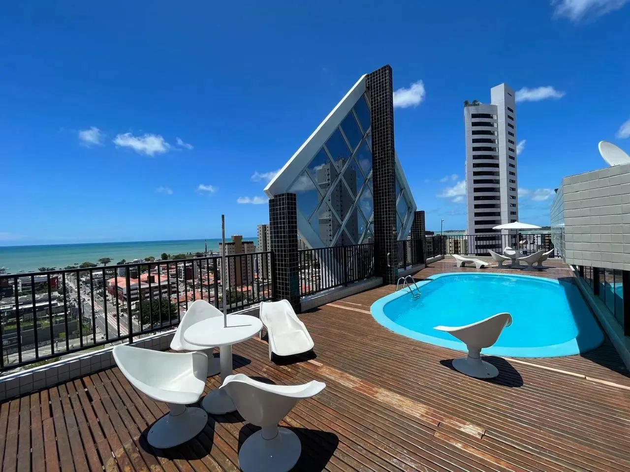 Vendo excelente apartamento no Manaíra, 01 quarto, R$ 299.000,00