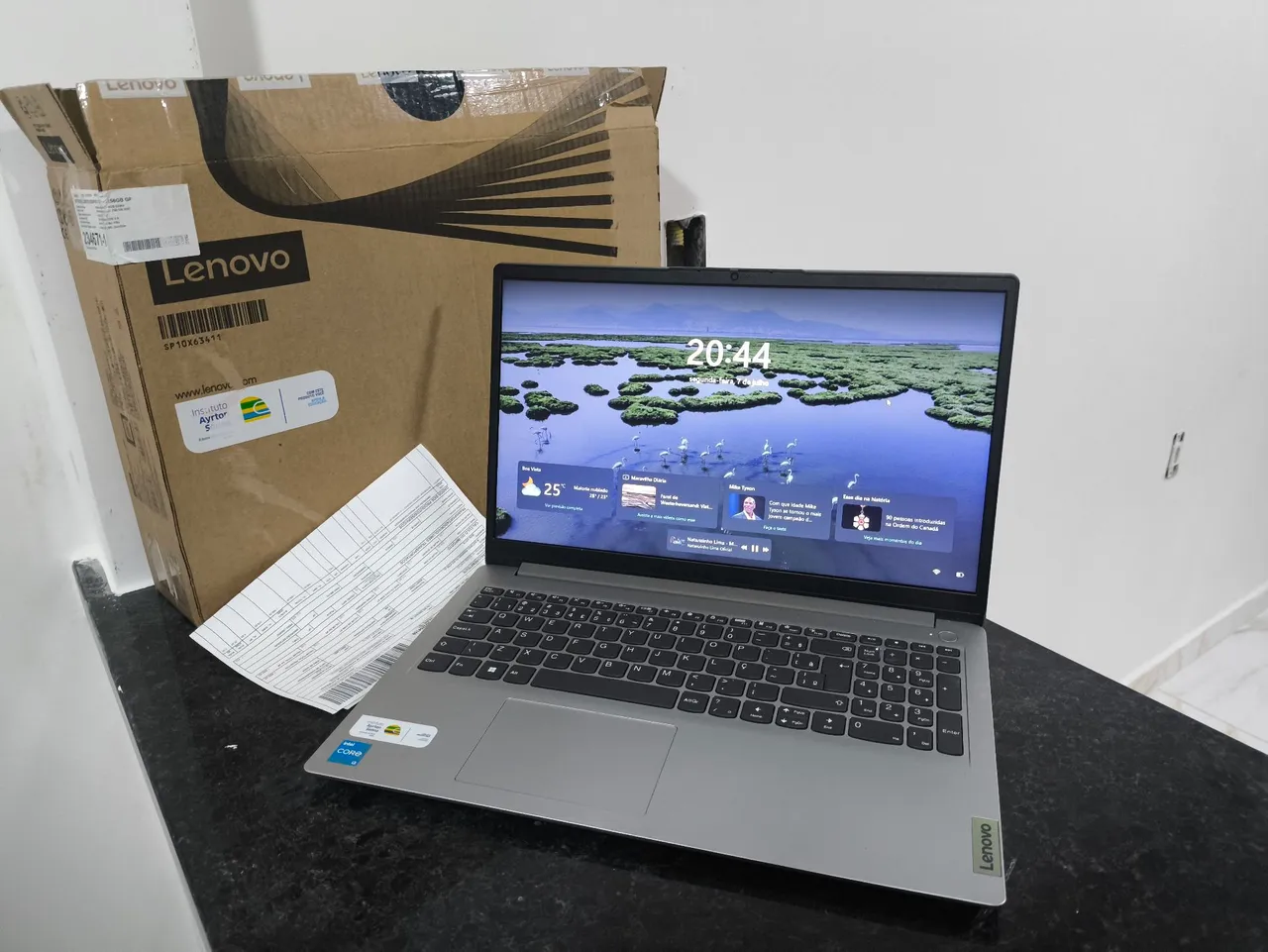 Notebook Lenovo Novo - Desempenho e Design Incríveis!