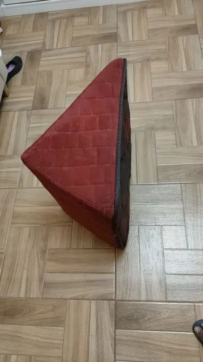 Travesseiro Triangular para Leitura ou descanso perna