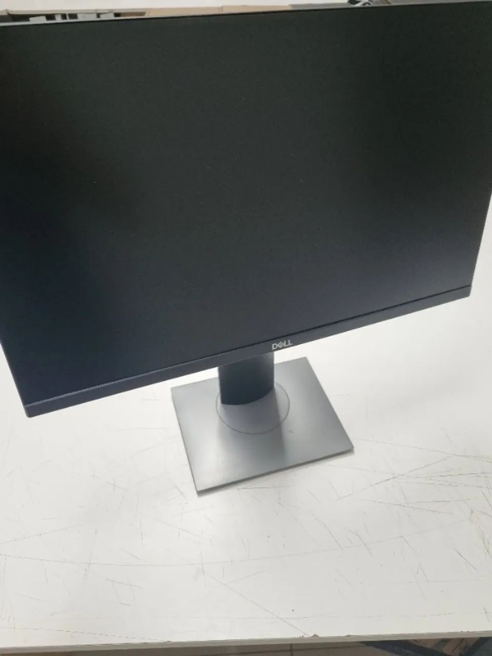 Monitor Dell 22 polegadas + base ajustável64396504152322124