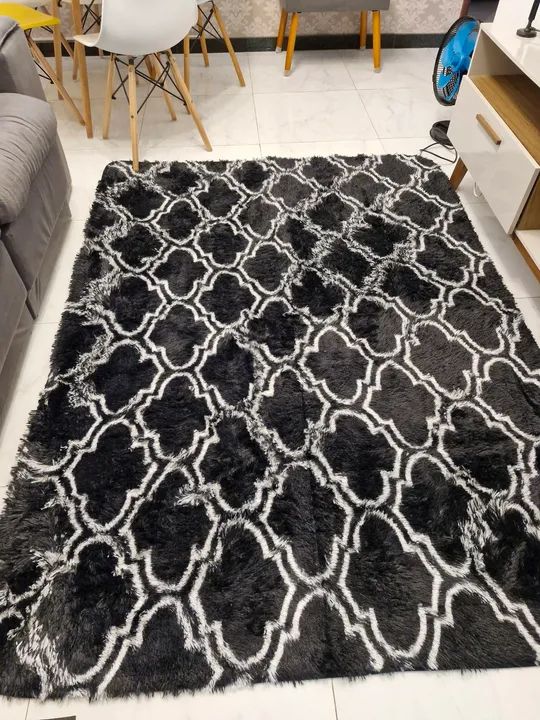 NOVO - Lindo Tapete Peludo Preto e Branco - Foto 2