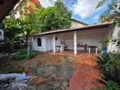 VIERALVES. ALUGO CASA COMERCIAL/ RECIDENCEIAL COM 3 QUARTOS SENDO 1 SUITE. TODO NA LAJE