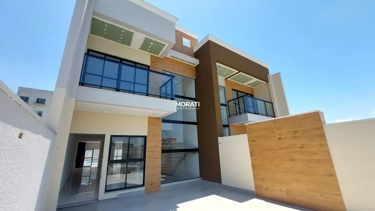 Sobrado em São José dos Pinhais