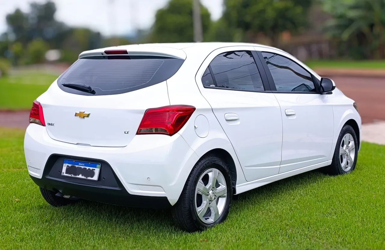 OPORTUNIDADE Onix 1.4 LT 2019 - Foto 4