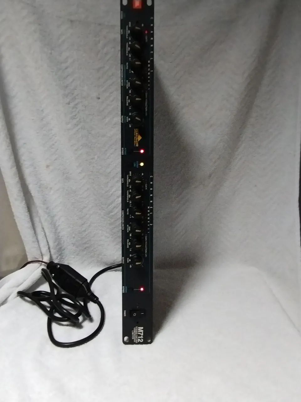 Compressor Limiter JBl americano M712