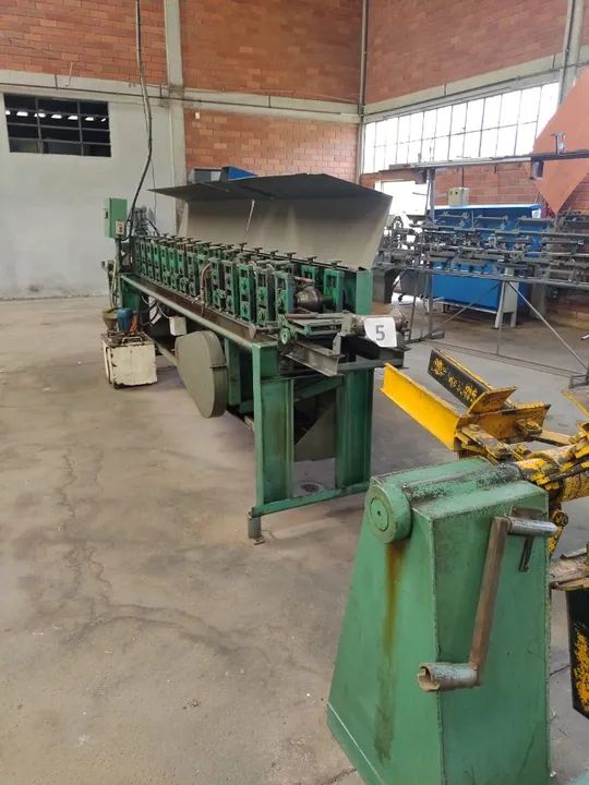Maquinário para esquadria de ferro Perfiladeira solda ponto prensa viradeira - Foto 2