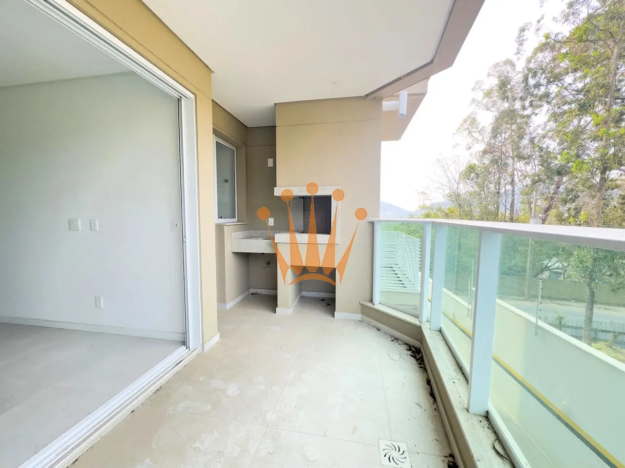 Apartamento de 2 suítes com 2 vagas no João Paulo.