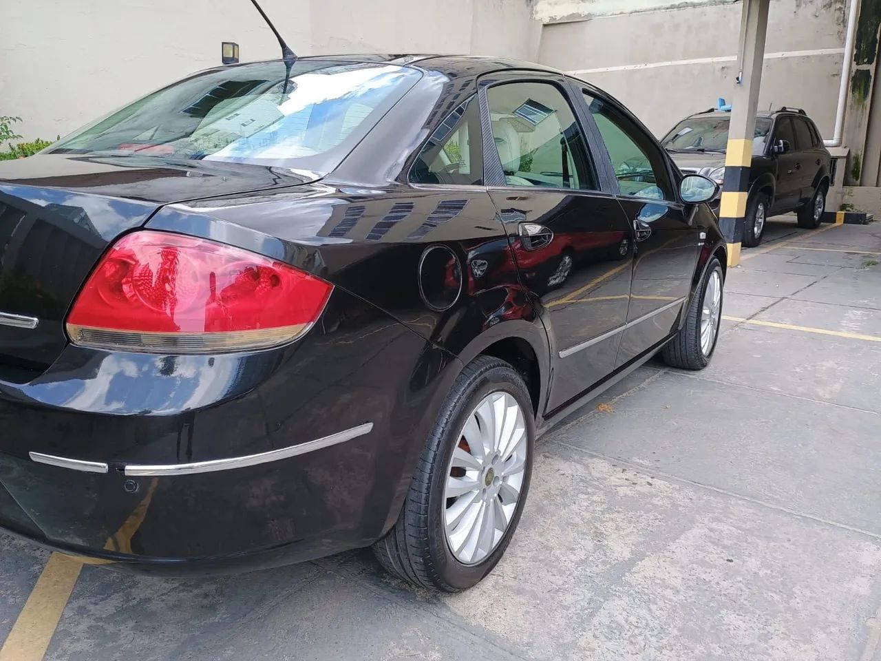 Fiat Linea LX 1.9/ 1.8 Flex 16V Dualogic 4P 2011 - Foto 3