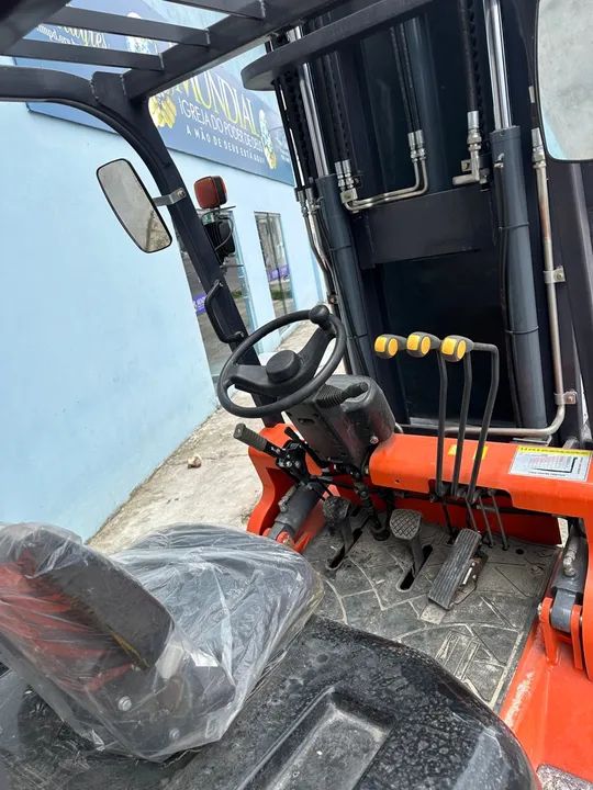 Empilhadeira 3.5 Toneladas - HUAHE- DIESEL - 0 KM! - Foto 2