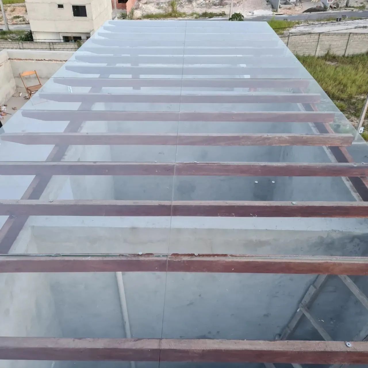 Pergolado telhado de vidro e policarbonato  - Foto 5