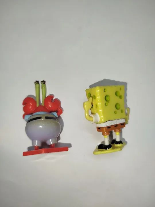 Miniaturas Kinder ovo Bob esponja. - Foto 2