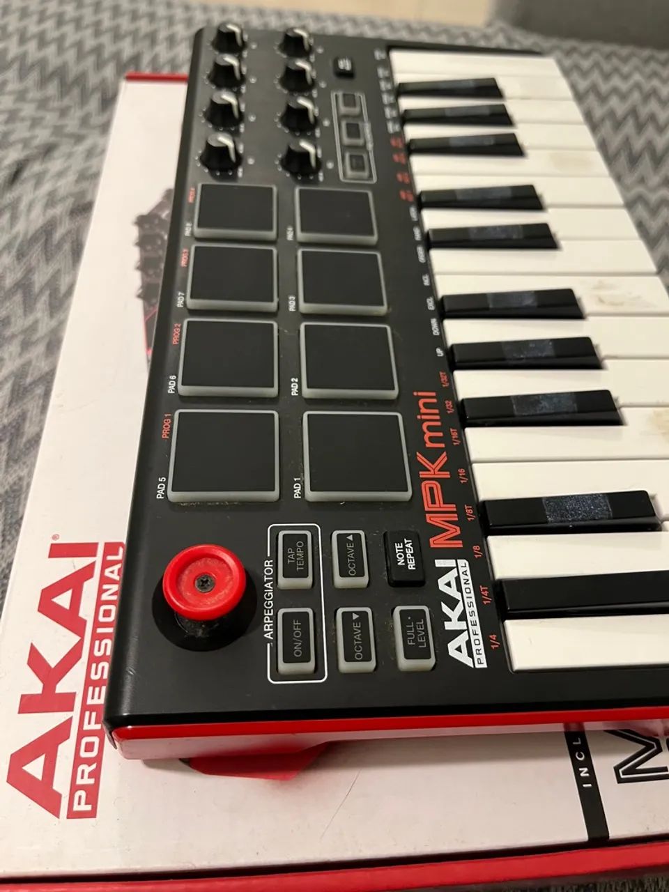 Controladora Akai MPK Mini II - Foto 2
