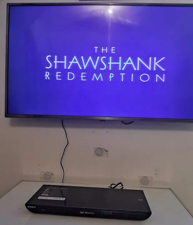 Blu-ray 3D Sony BDP-5590 com controle remoto. Usado em ótimo estado de conservação.  - Foto 4