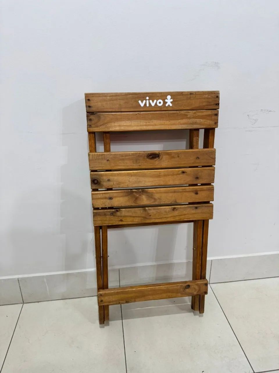 Mesa de madeira com cadeira - Foto 4