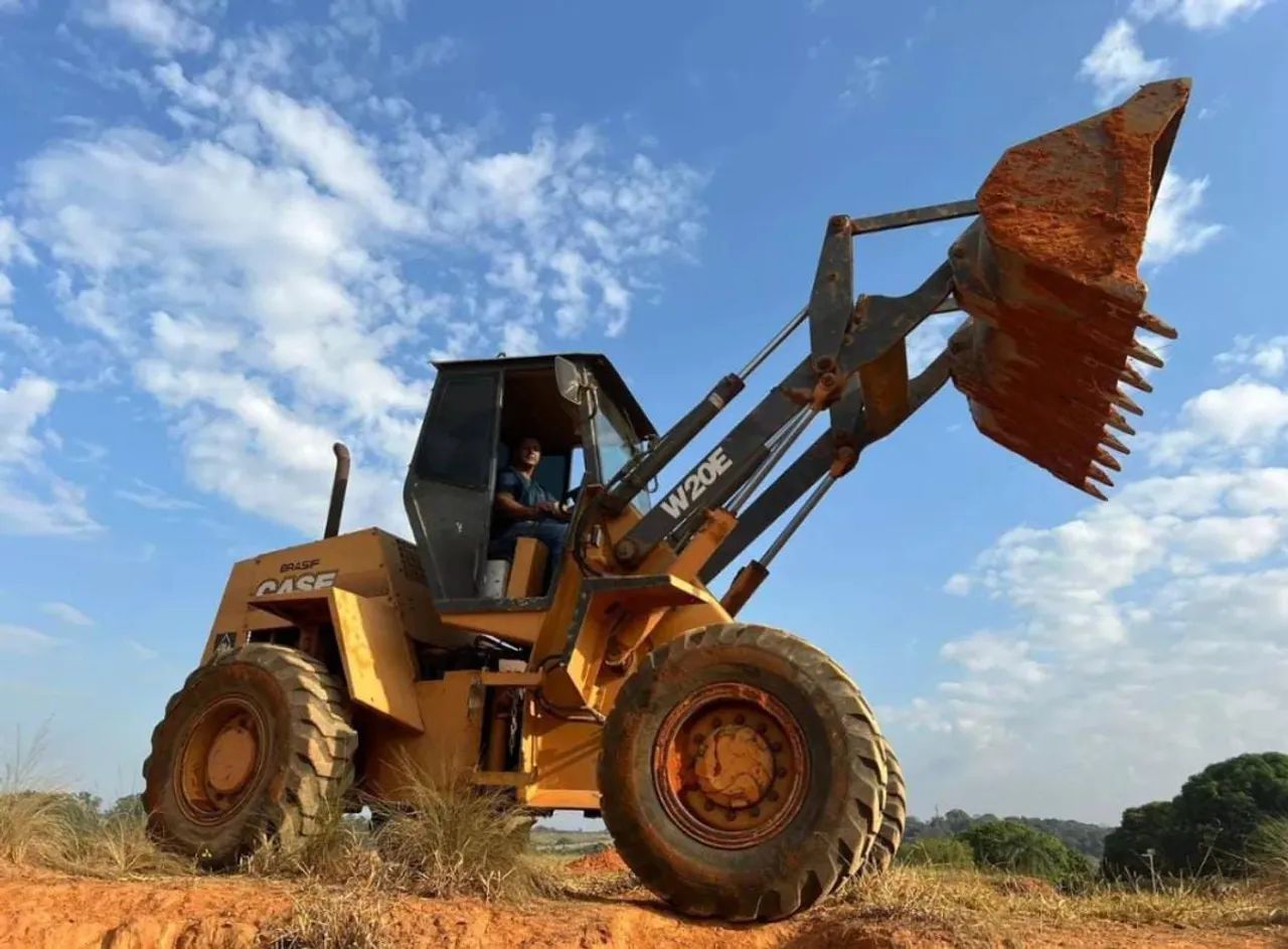 Pá Carregadeira Case W20E - Foto 3