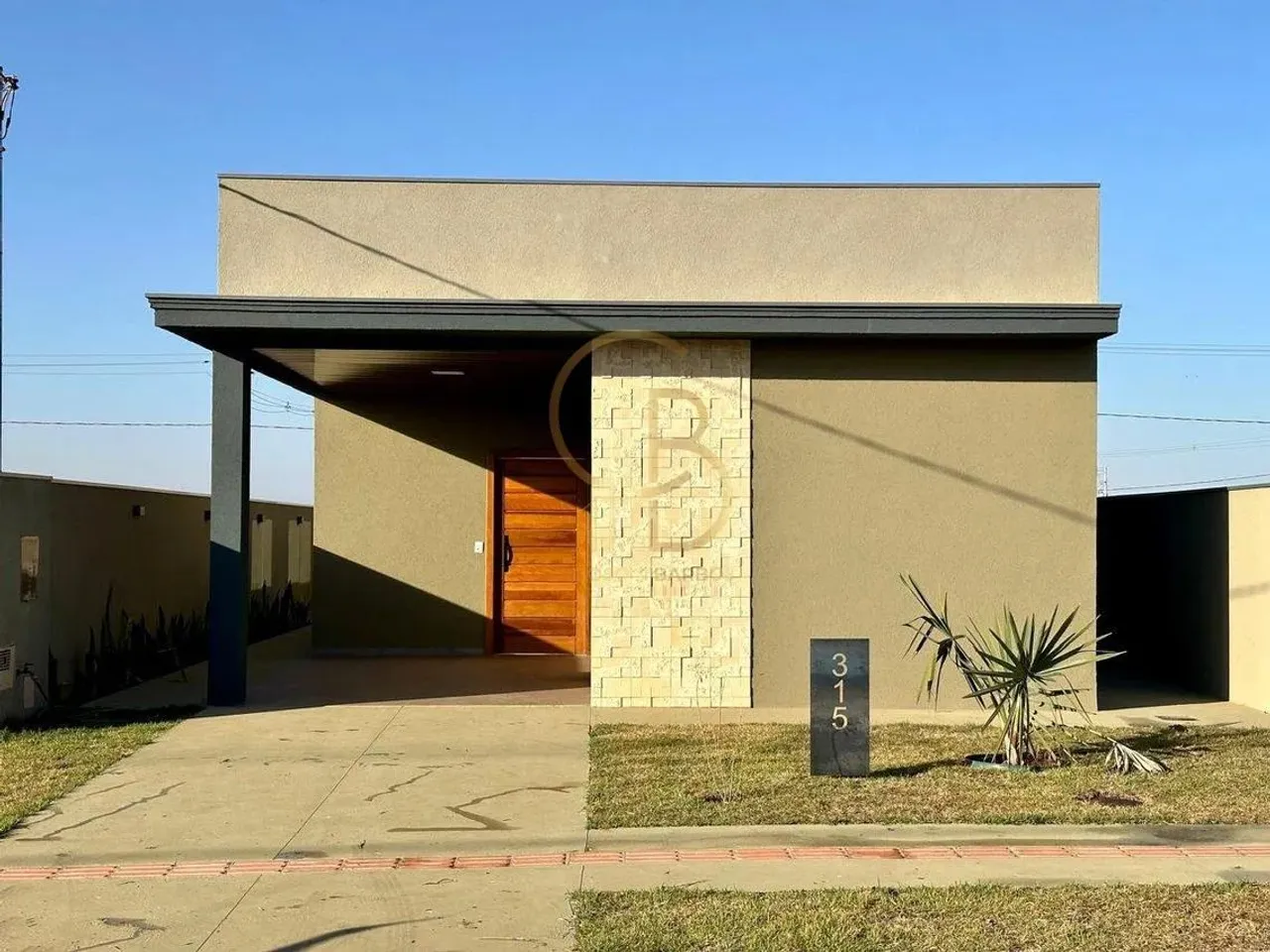 CASA TERRÉA NO CONDOMÍNIO RESERVA SANTA INÊS