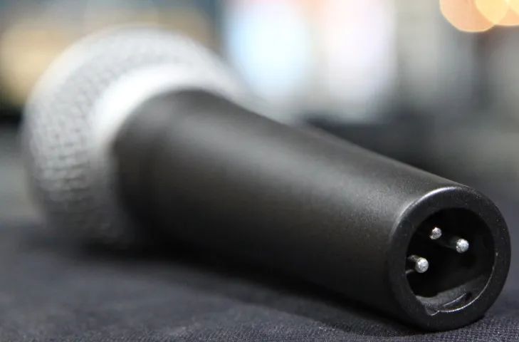 Microfone profissional dinâmico com fio M58 + cabo 4 metros - Foto 4