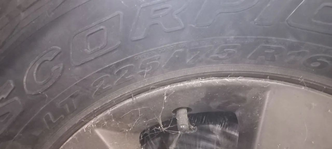 Pneu pirelli 225x75x16 novo - Foto 4