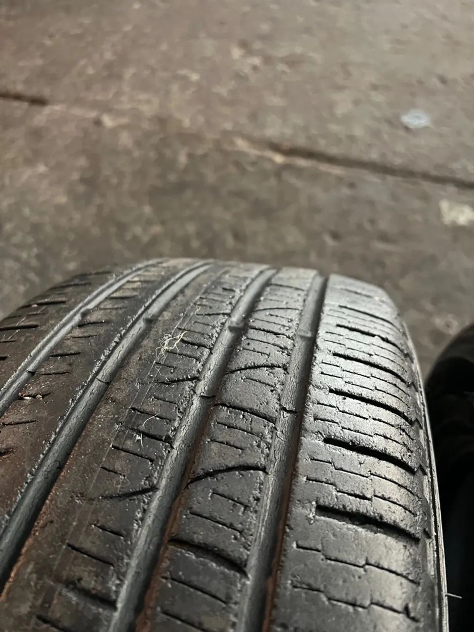 1 Pneu 225/55 R18 em ótimo estado  - Foto 4