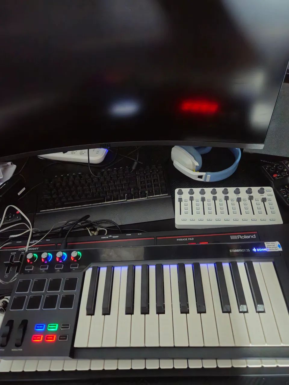 CONTROLADOR MIDI STARRKEY 25 - Foto 5