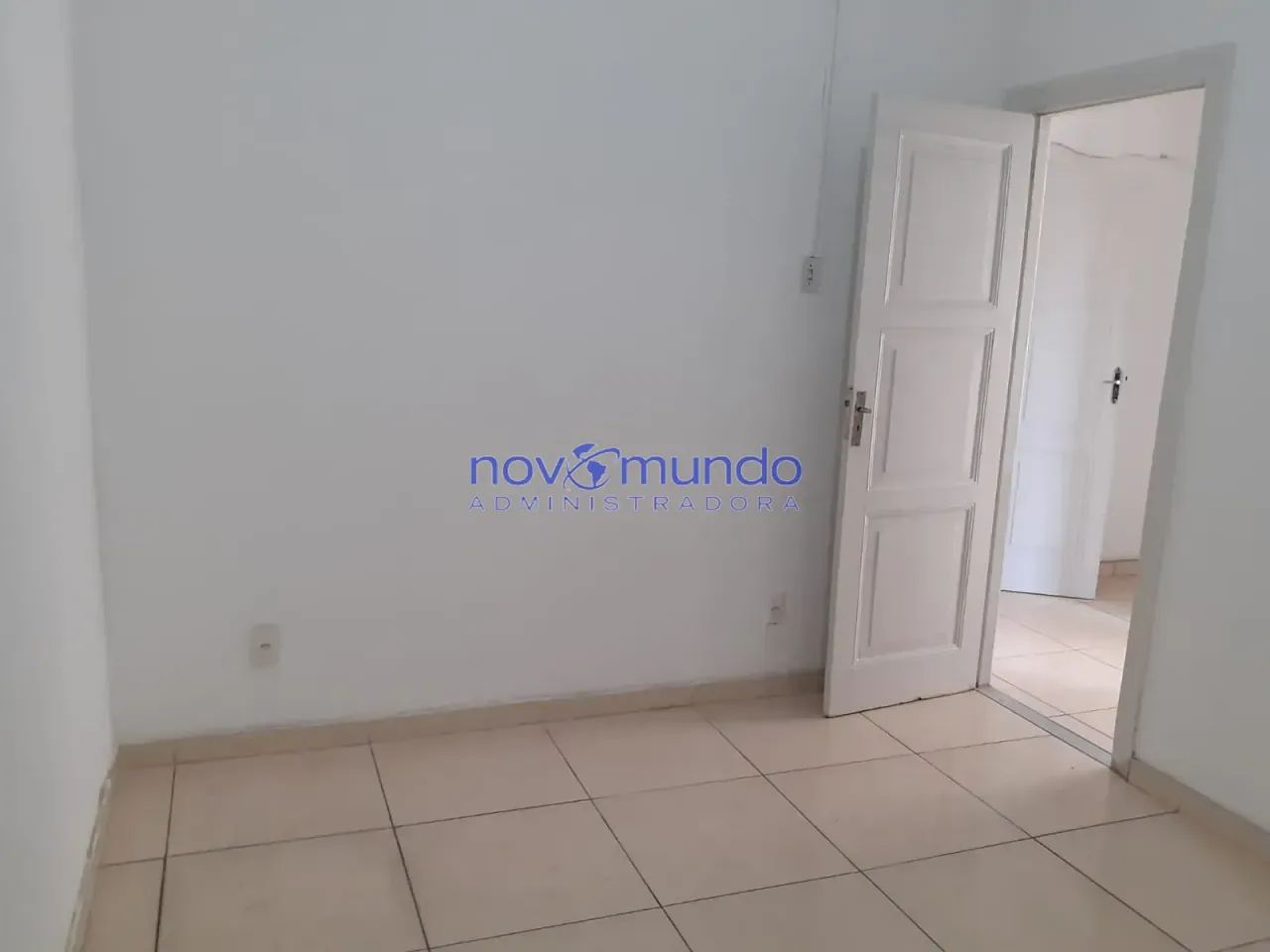 EXCELENTE APARTAMENTO TRÊS QUARTOS NO CENTRO - Foto 3