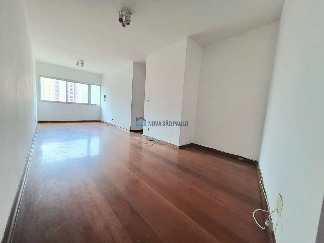 Apartamento 70 m² 03 Quartos 01 Vaga - Saúde