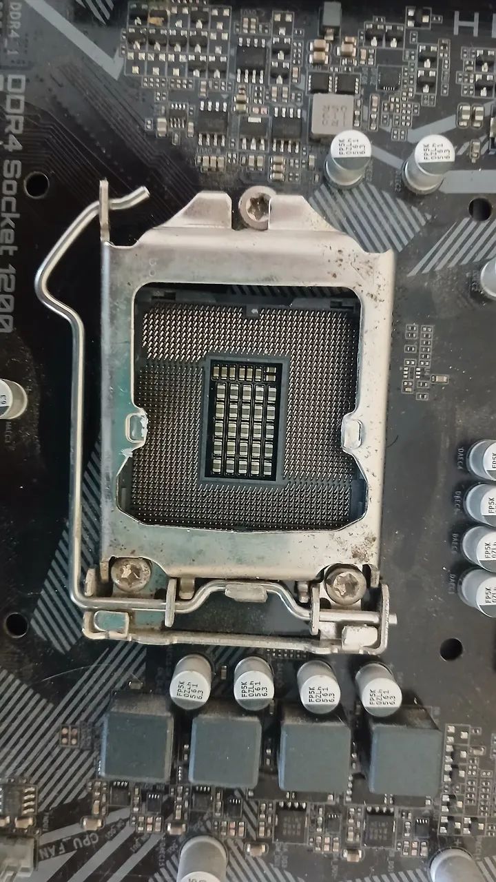 PLACA MÃE H510 LGA1200  COM AVARIA - Foto 3
