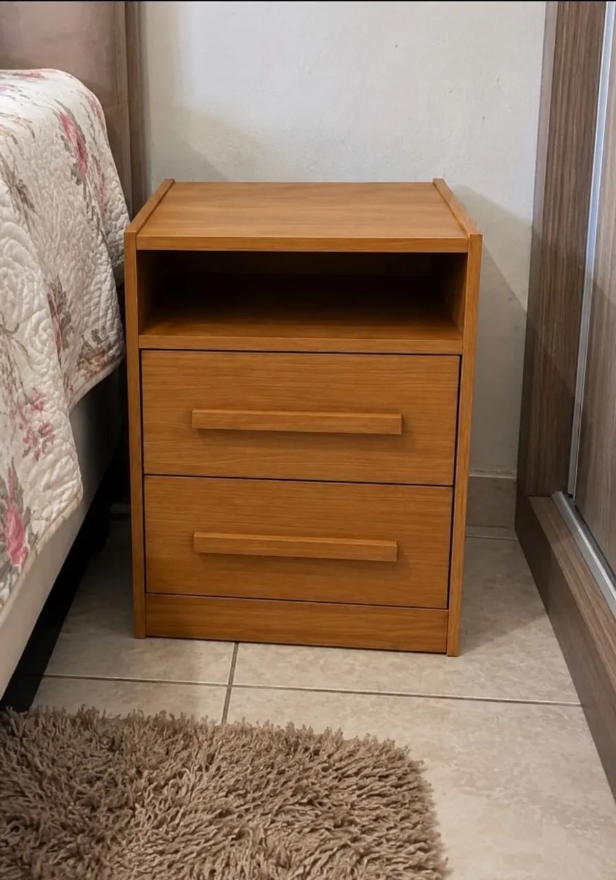 Mesa de Cabeceira Com 2 Gavetas (Produto Novo)