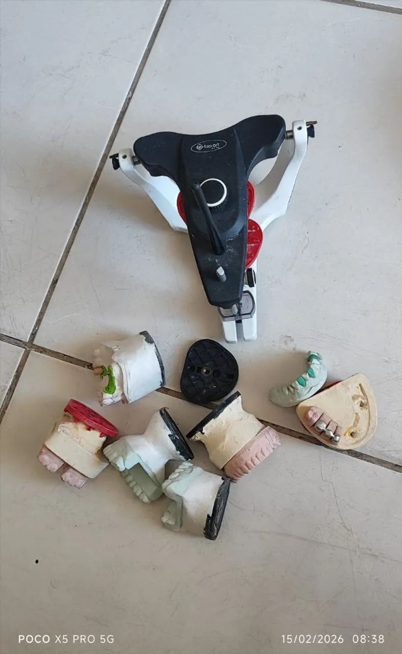 Vende-se material para produção de prótese dentária  - Foto 2
