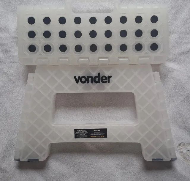 Banqueta plástica multiuso dobrável, marca Vonder, cor branca, nova,  - Foto 3