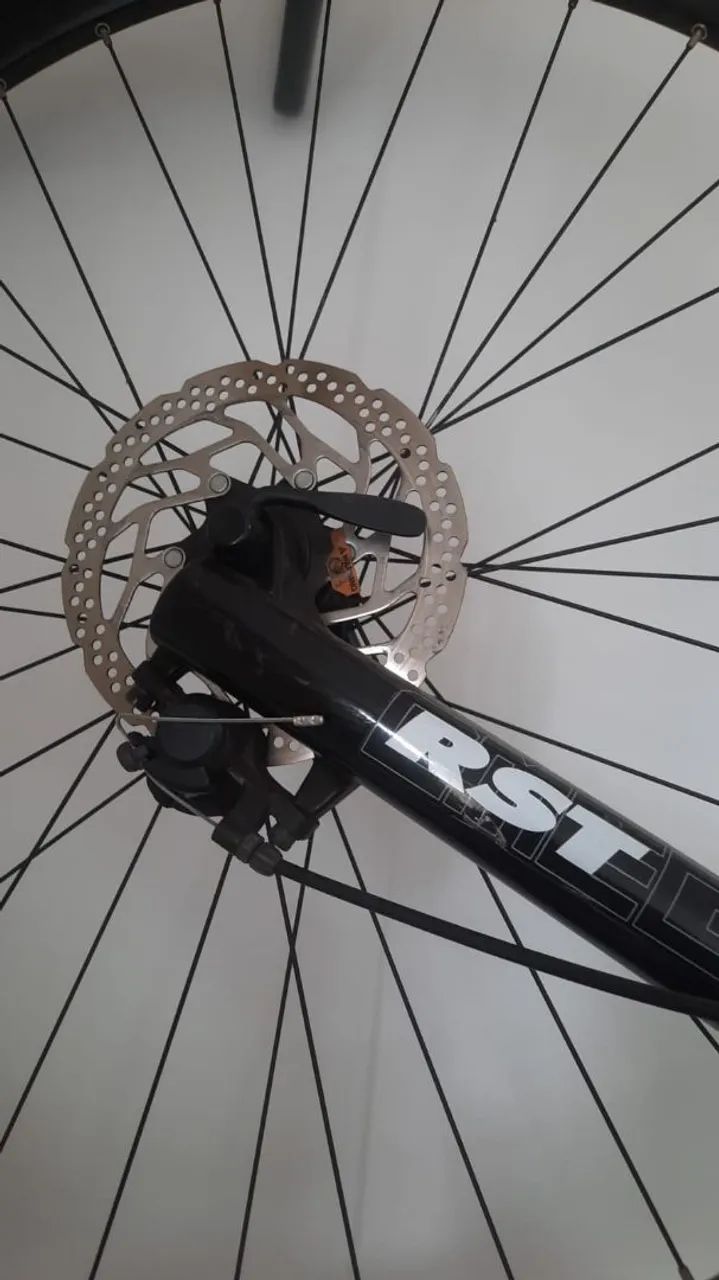 Bicicleta esportiva com freio a disco e 18 marchas - Foto 4